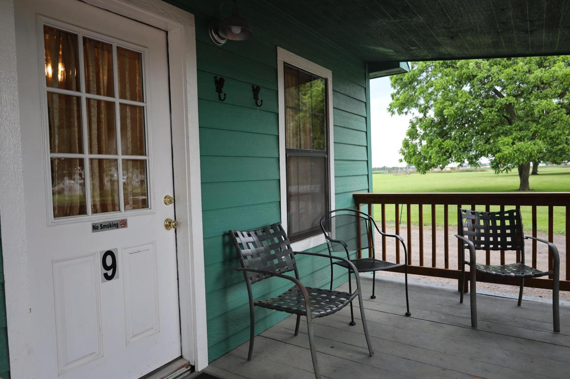Turn On Inn Lake Village Exterior photo