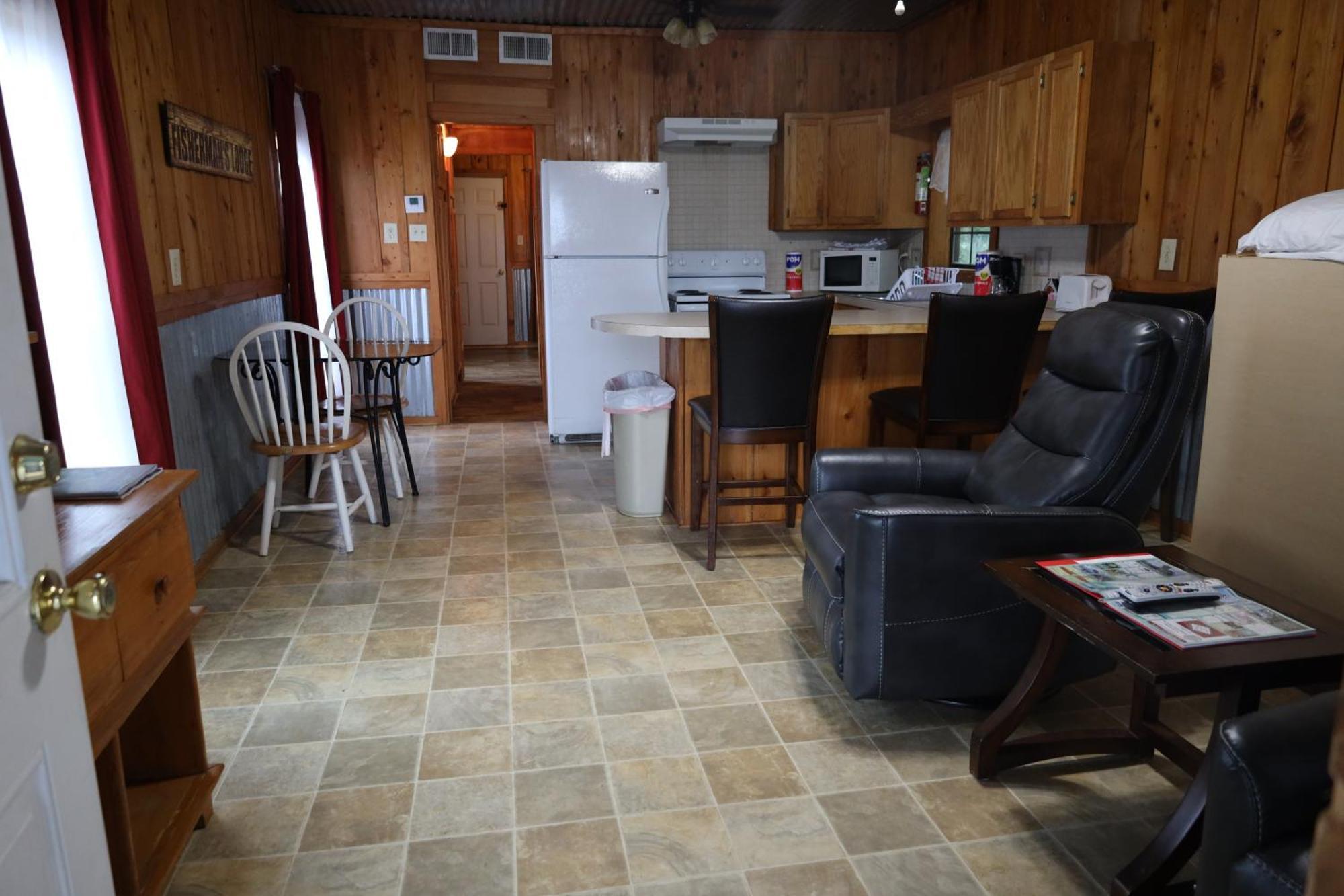 Turn On Inn Lake Village Room photo