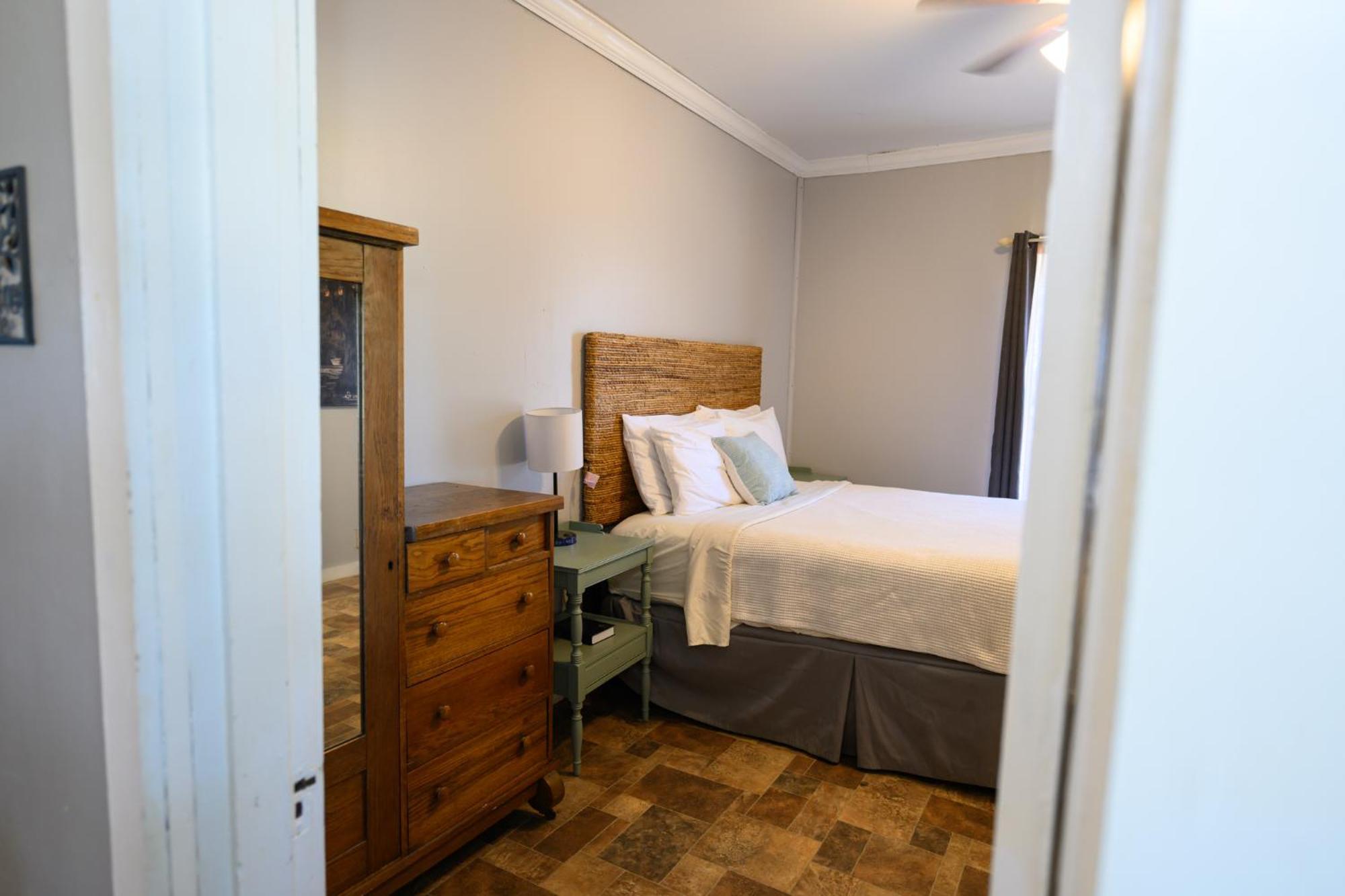 Turn On Inn Lake Village Room photo